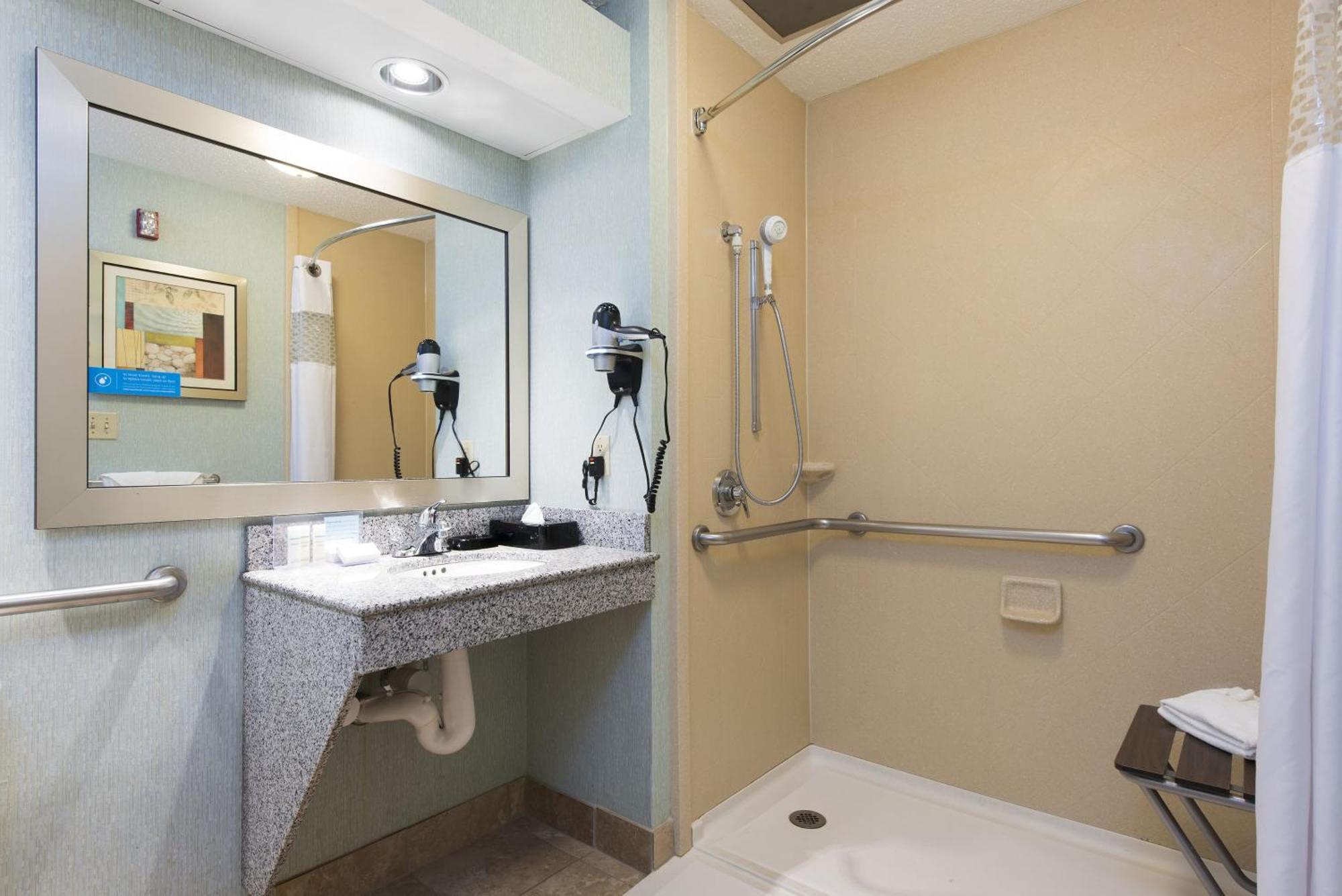 Hampton Inn & Suites Кокомо Экстерьер фото