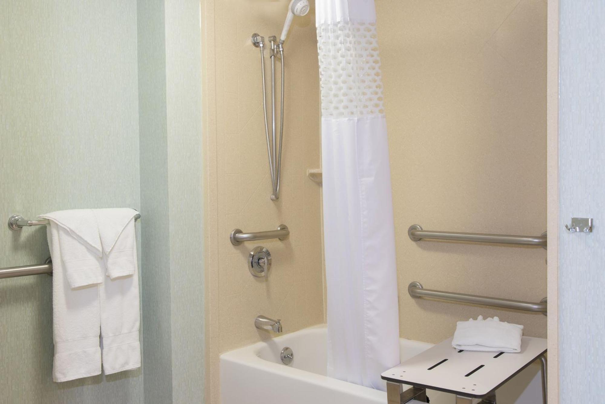 Hampton Inn & Suites Кокомо Экстерьер фото
