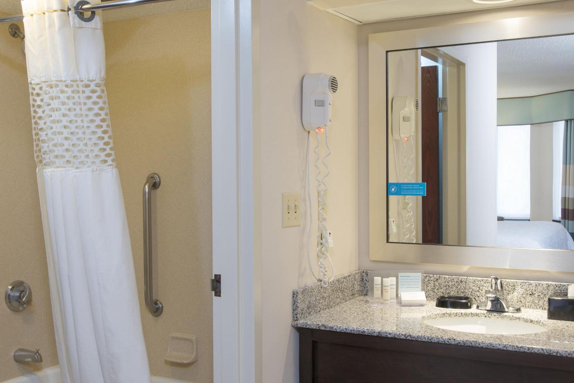 Hampton Inn & Suites Кокомо Экстерьер фото
