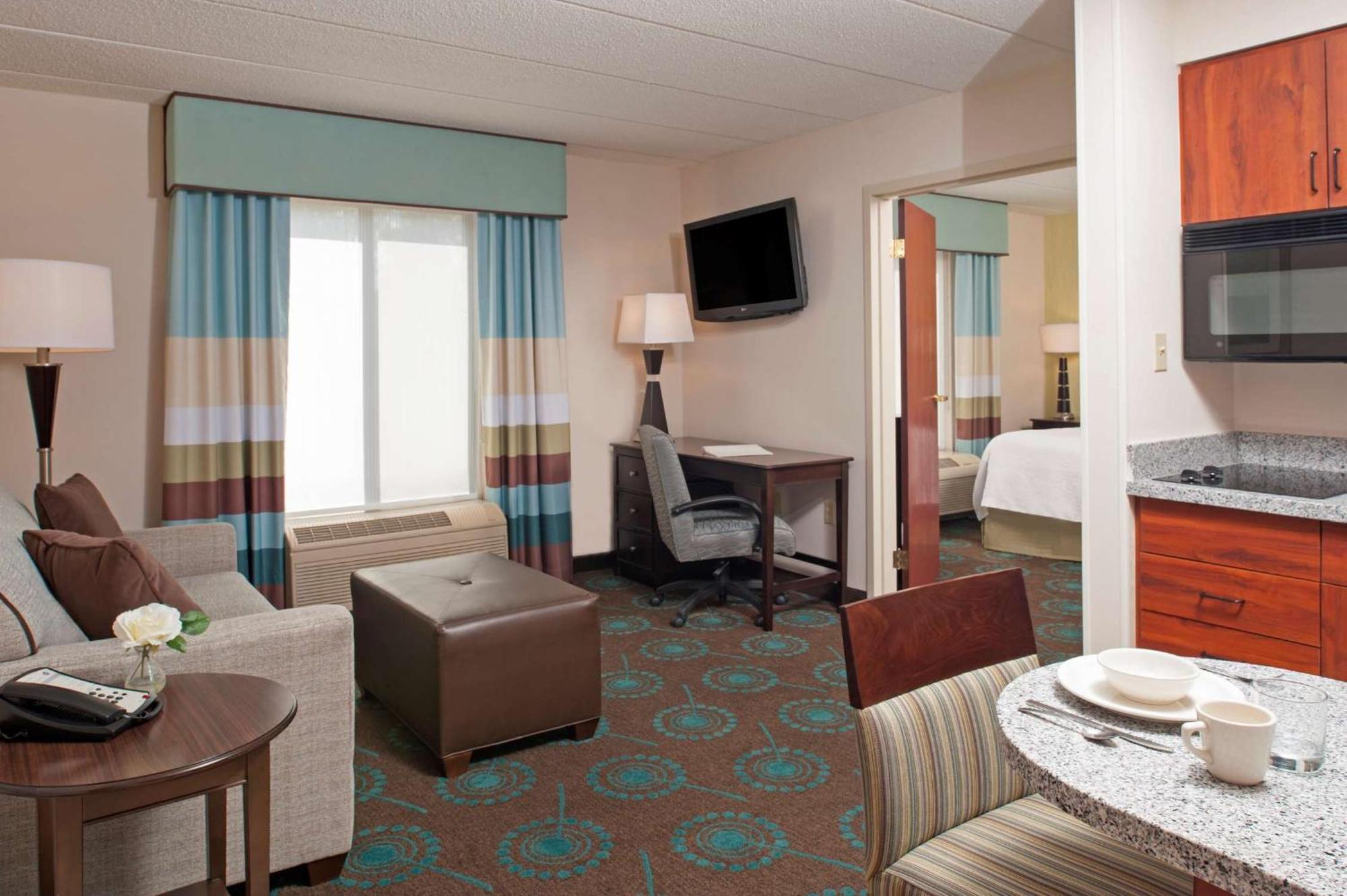 Hampton Inn & Suites Кокомо Экстерьер фото