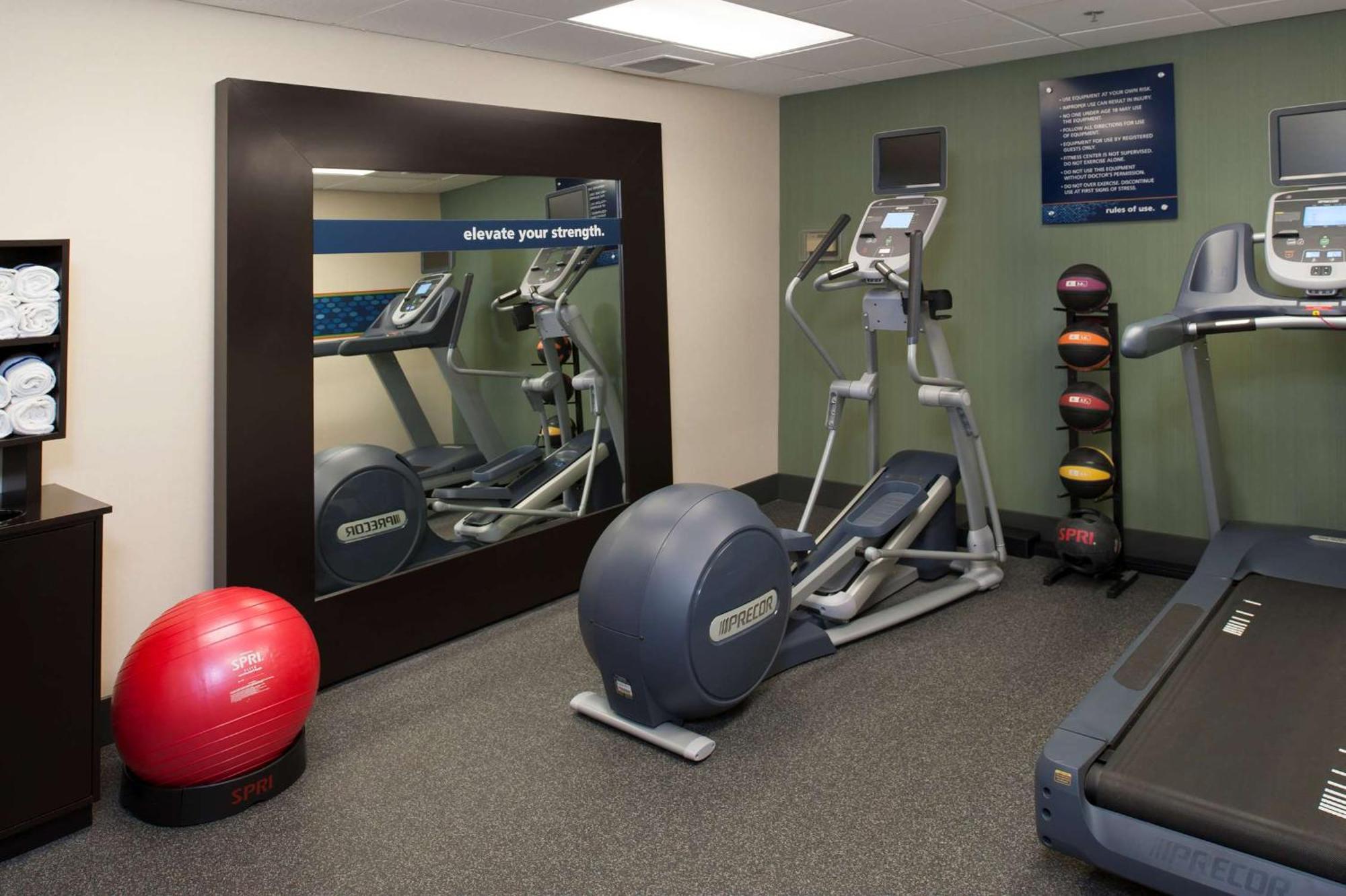 Hampton Inn & Suites Кокомо Экстерьер фото